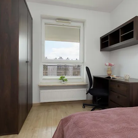 Modern In With Underground Parking By Renters Apartamento