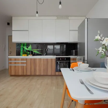 Modern In With Underground Parking By Renters Apartamento *