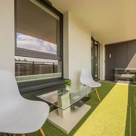 Apartamento Modern In With Underground Parking By Renters *