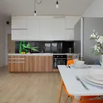 Modern In With Underground Parking By Renters Apartment *