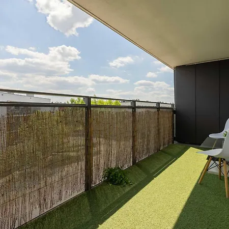 アパート Modern In With Underground Parking By Renters *