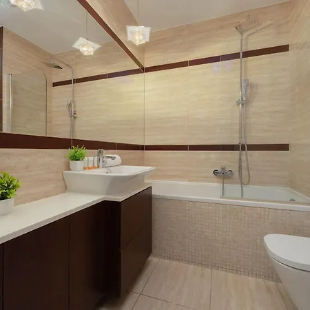 Modern In With Underground Parking By Renters ワルシャワ